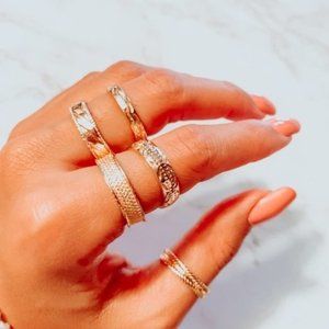 NEW 5pc textured gold band ring set